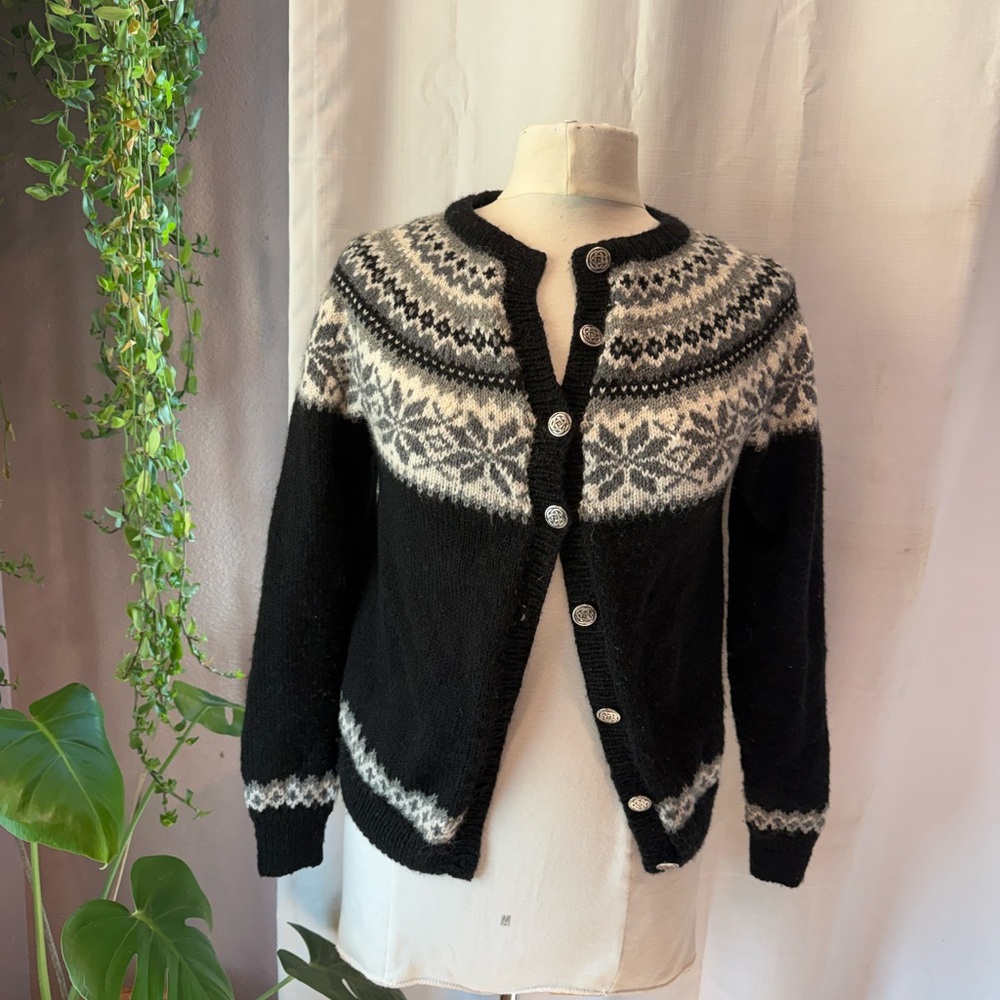 Vintage Icelandic Wool cardigan